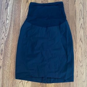 Maternity skirt black. A Pea in the Pod size small